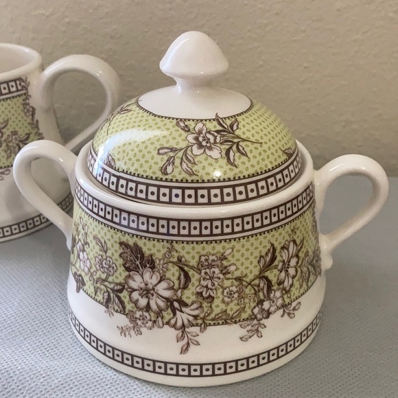 🌟 Thomas Kinkade 2005 Creamer & Sugar Set - Picture 1 of 14